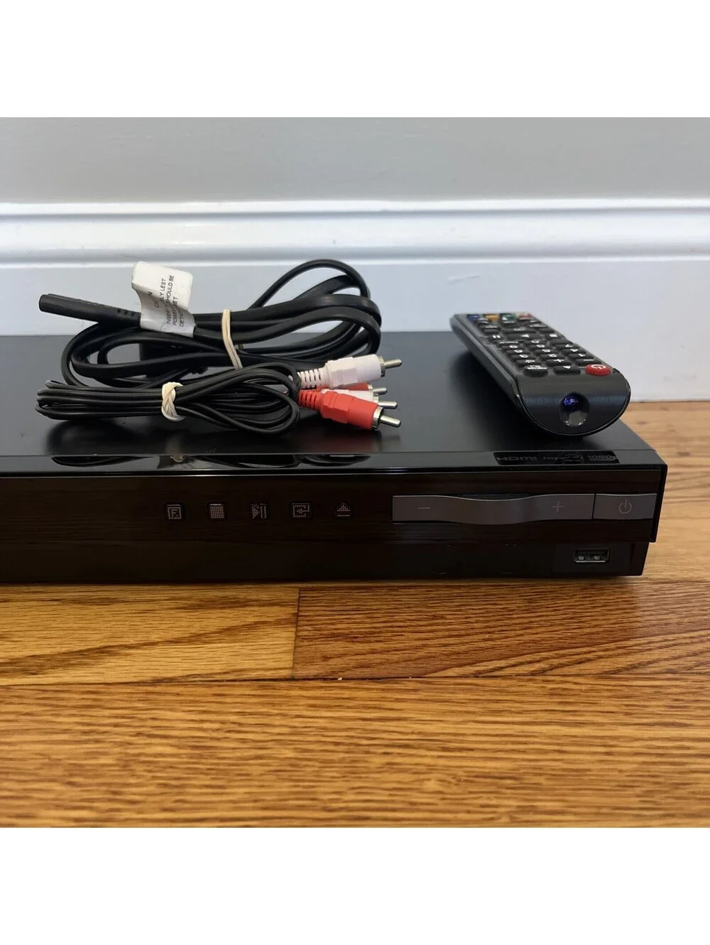 Samsung HT-E4500/ZA 3D Blu-ray Home Theater Receiver With Remote & Cables